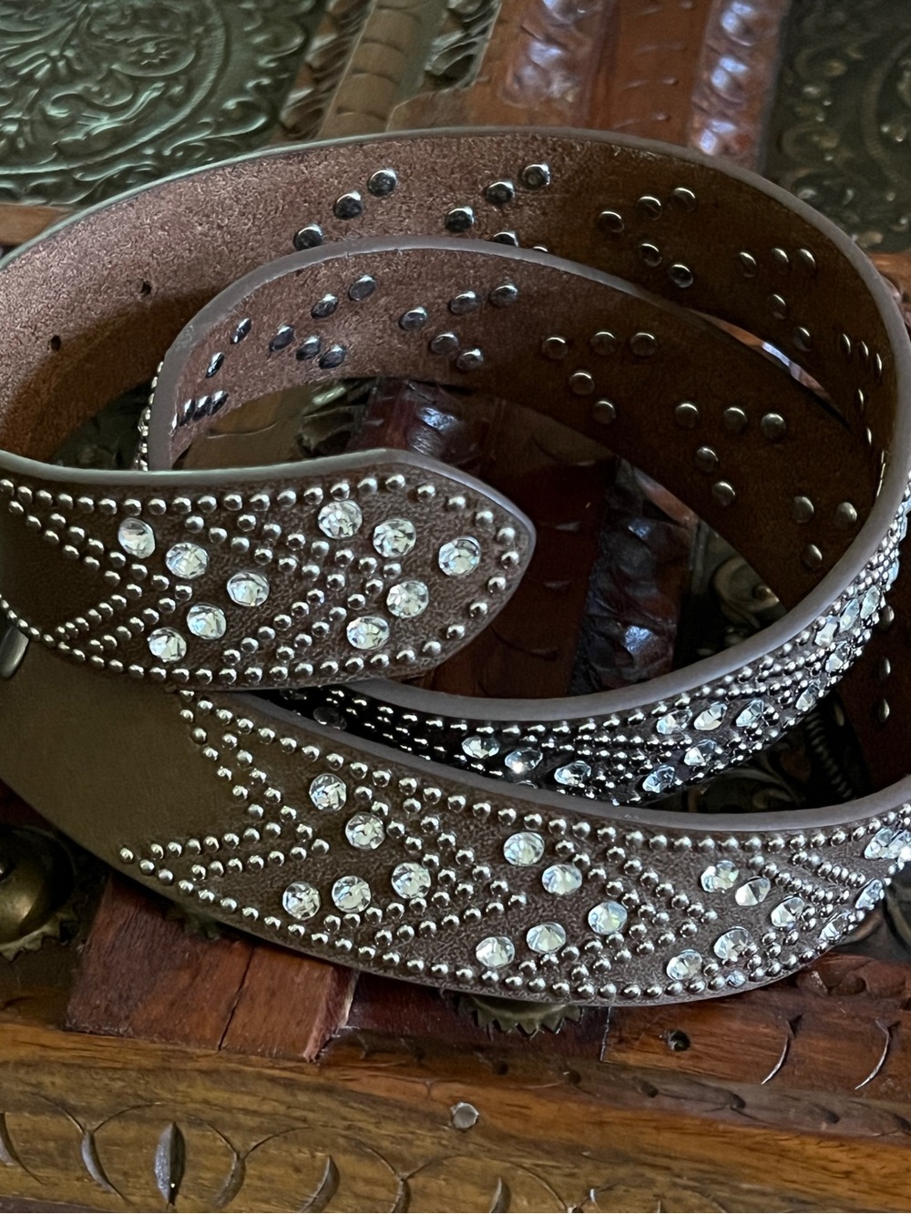 NWT Shyanne Brown Leather Studded Belt w/ Crystal Embellishments Sz M/L
